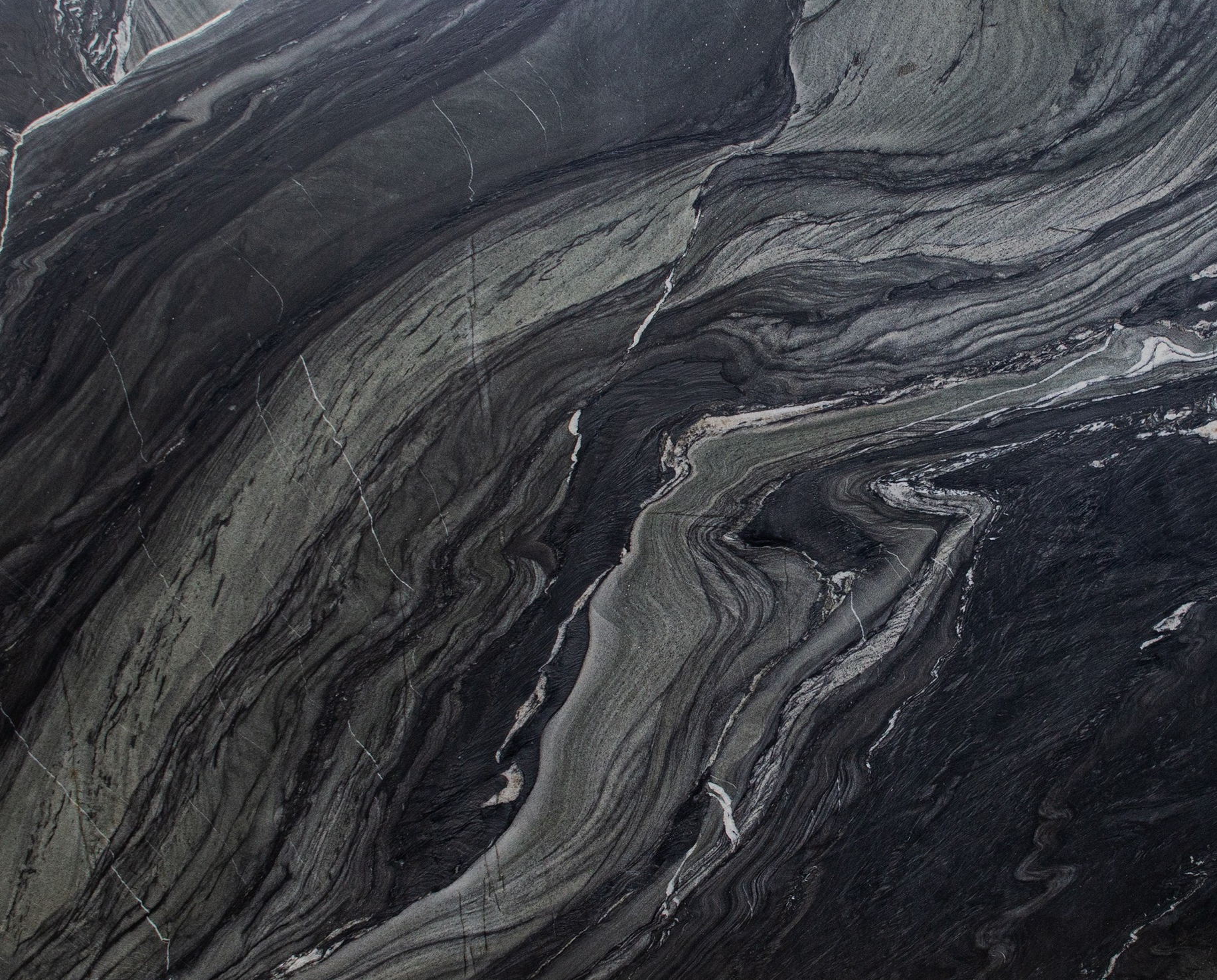 solare_noir_78_X_129_Honed